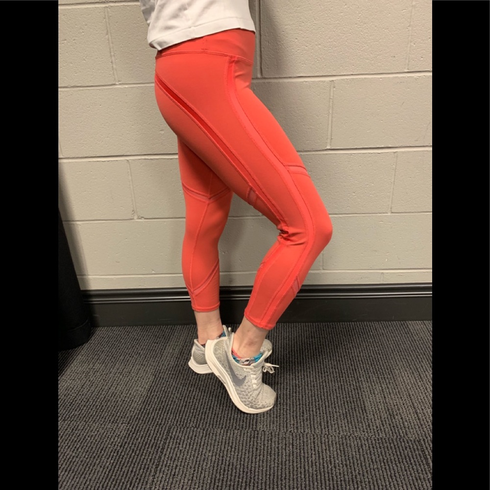 Alo yoga leggings in pink! ✨💕